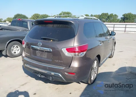 2015 Nissan Pathfinder Platinum z USA, uszkodzony, nr VIN 5N1AR2MN1FC711950
